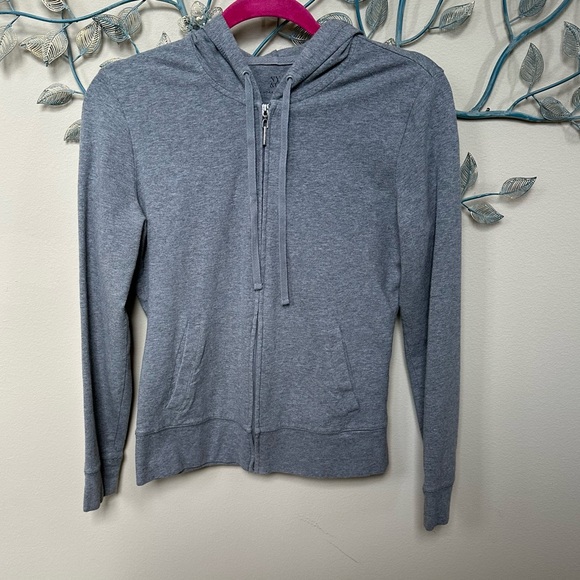 ❤️New York & Company gray hoodie with NYC skyline on back Small CLEARANCE - Picture 2 of 6